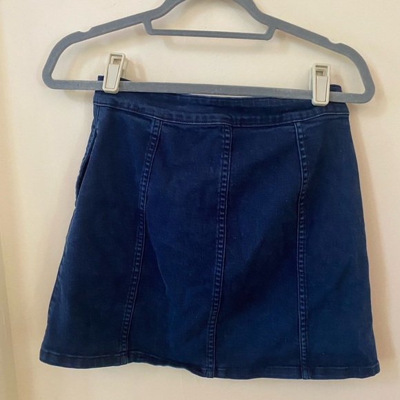 CALVIN KLEIN JEANS DENIM COTTON BUTTON FRON 
T MINI SKIRT 27 - Picture 5 of 5